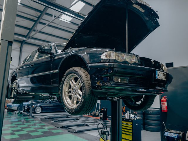 BMW service photo 7