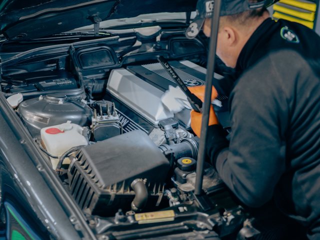 BMW service photo 8
