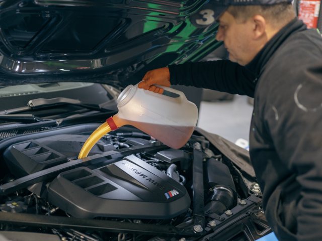 BMW service photo 11