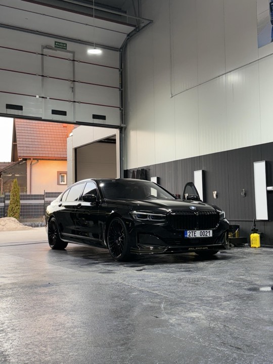 Alpina Garage Gallery 12