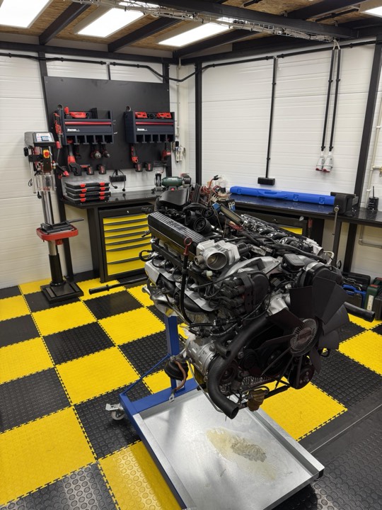 Alpina Garage Gallery 15