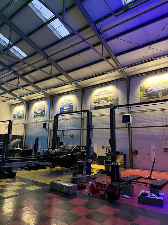 Alpina Garage Gallery 17